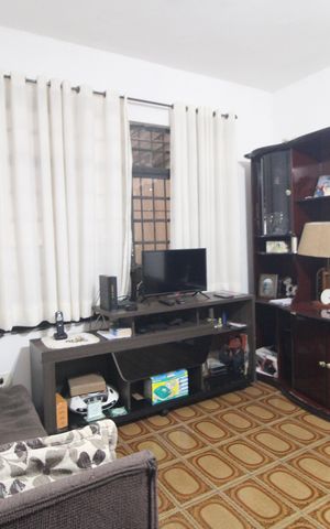 Casa à venda com 120m², 3 quartos e 4 vagasSala