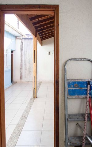Casa à venda com 500m², 2 quartos e 3 vagasBanheiro de serviço