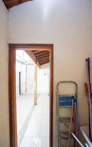 Casa à venda com 500m², 2 quartos e 3 vagasBanheiro de serviço