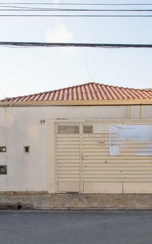 Casa à venda com 500m², 2 quartos e 3 vagasFachada