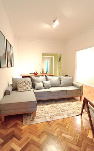 Apartamento à venda com 110m², 3 quartos e sem vaga Apartamento à venda com 110m², 3 quartos e sem vagaSala