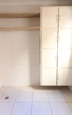 Casa à venda com 150m², 5 quartos e 2 vagasÁrea de Serviço