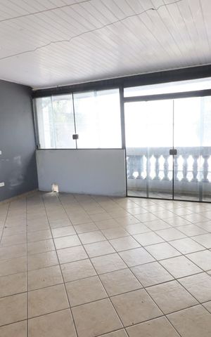 Casa à venda com 150m², 5 quartos e 2 vagasSala