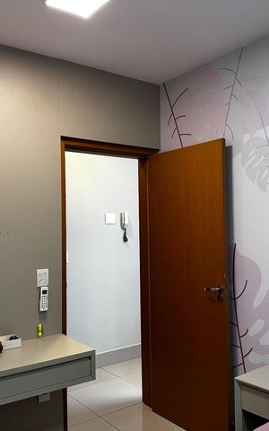 Casa de condomínio para alugar com 260m², 4 quartos e 3 vagasBanheiro