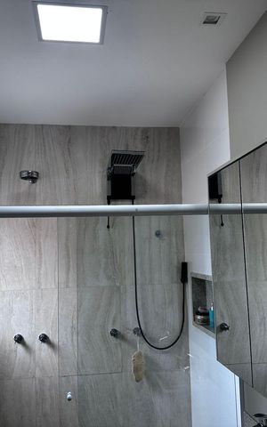 Casa de condomínio para alugar com 260m², 4 quartos e 3 vagasBanheiro
