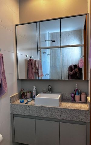 Casa de condomínio para alugar com 260m², 4 quartos e 3 vagasBanheiro