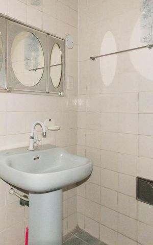Apartamento à venda com 77m², 3 quartos e sem vagaBanheiro