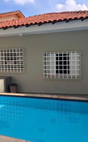Casa à venda com 220m², 3 quartos e 1 vaga Casa à venda com 220m², 3 quartos e 1 vagaÁrea externa
