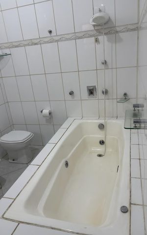 Casa à venda com 220m², 3 quartos e 1 vaga Casa à venda com 220m², 3 quartos e 1 vagaBanheiro