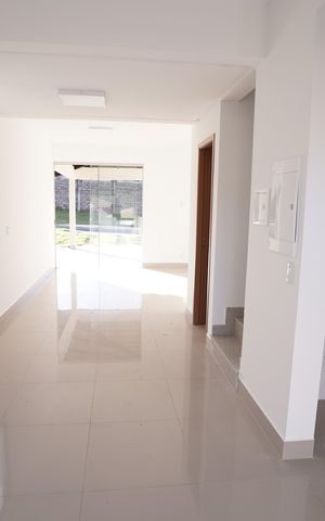Casa de condomínio para alugar com 209m², 3 quartos e 4 vagas