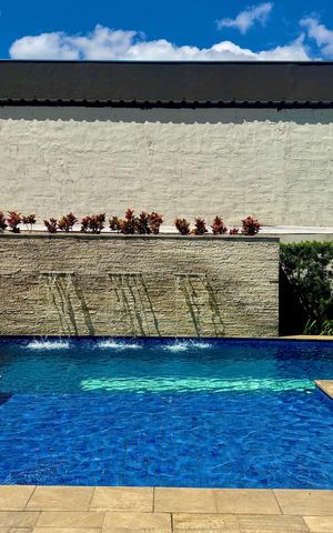 Apartamento à venda com 108m², 2 quartos e 1 vaga Apartamento à venda com 108m², 2 quartos e 1 vagaÁrea comum - Piscina