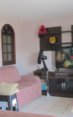 Casa à venda com 205m², 4 quartos e 2 vagasSala