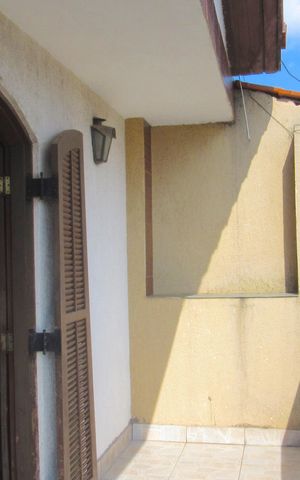 Casa à venda com 205m², 4 quartos e 2 vagasQuarto 3 - Varanda