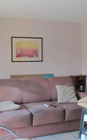 Casa à venda com 205m², 4 quartos e 2 vagasSala