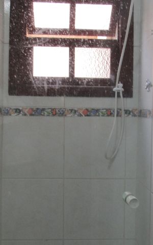 Casa à venda com 205m², 4 quartos e 2 vagasBanheiro 2