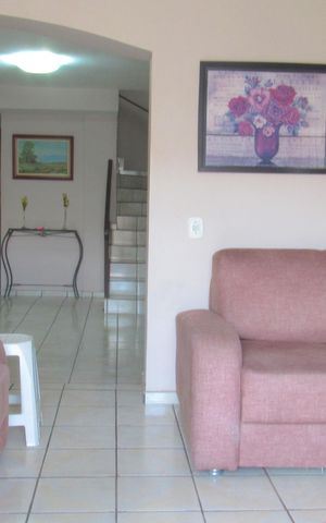 Casa à venda com 205m², 4 quartos e 2 vagasSala