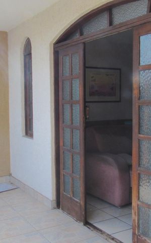 Casa à venda com 205m², 4 quartos e 2 vagasSala - Varanda