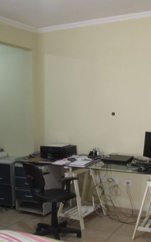 Casa à venda com 205m², 4 quartos e 2 vagasSuíte