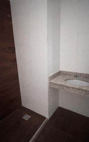 Apartamento à venda com 83m², 2 quartos e 1 vaga Apartamento à venda com 83m², 2 quartos e 1 vagaBanheiro