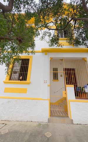 Casa para alugar com 300m², 4 quartos e sem vaga Casa para alugar com 300m², 4 quartos e sem vagaFachada