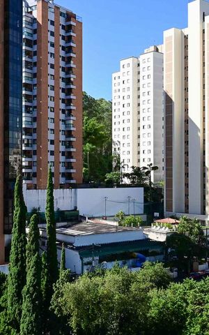 Apartamento à venda com 173m², 3 quartos e 3 vagasVista