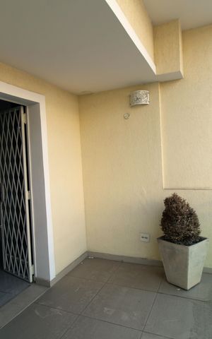 Casa à venda com 247m², 4 quartos e 5 vagasVaranda