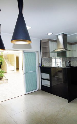 Casa à venda com 247m², 4 quartos e 5 vagasCozinha