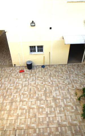 Casa à venda com 247m², 4 quartos e 5 vagasQuintal fundos