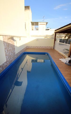 Casa à venda com 247m², 4 quartos e 5 vagasPiscina