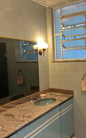 Apartamento à venda com 64m², 2 quartos e sem vagaBanheiro