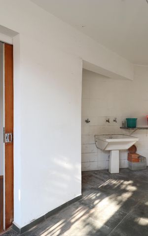 Casa à venda com 340m², 3 quartos e 4 vagasQuintal e área de serviço