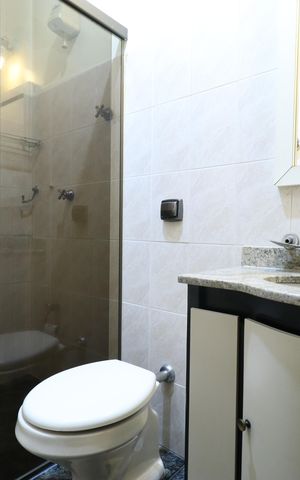 Casa à venda com 340m², 3 quartos e 4 vagasBanheiro Social