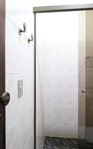 Casa à venda com 340m², 3 quartos e 4 vagasBanheiro Social