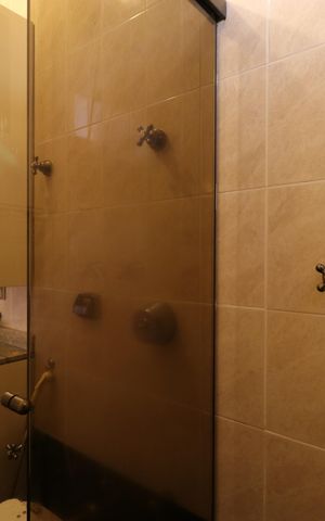 Casa à venda com 340m², 3 quartos e 4 vagasBanheiro da Suíte 1