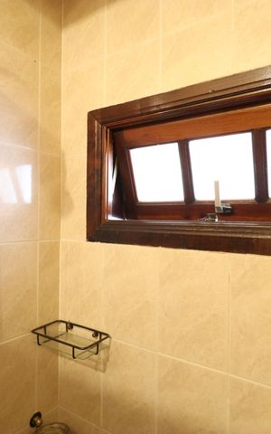 Casa à venda com 340m², 3 quartos e 4 vagasBanheiro da Suíte 1