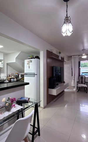 Casa de condomínio à venda com 118m², 3 quartos e 2 vagas Casa de condomínio à venda com 118m², 3 quartos e 2 vagasSala