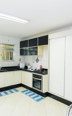 Casa para alugar com 357m², 3 quartos e 2 vagasCozinha