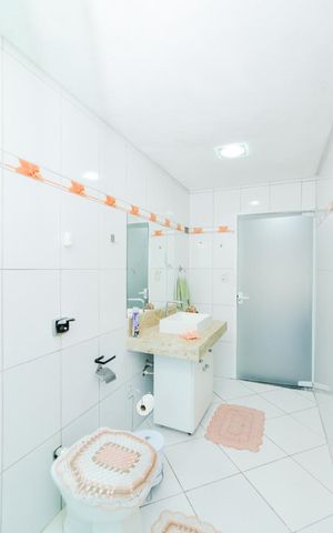 Casa para alugar com 357m², 3 quartos e 2 vagasBanheiro Social