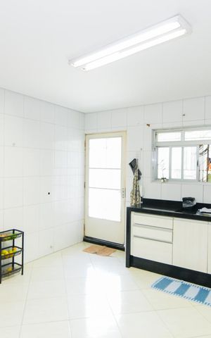 Casa para alugar com 357m², 3 quartos e 2 vagasCozinha
