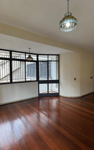Apartamento para alugar com 210m², 4 quartos e 2 vagas