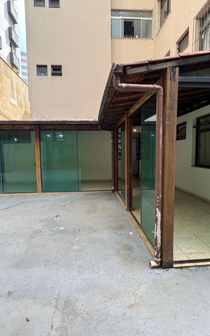 Apartamento para alugar com 210m², 4 quartos e 2 vagas