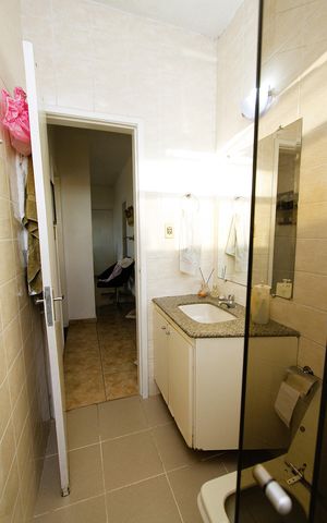 Apartamento à venda com 74m², 3 quartos e 1 vaga Apartamento à venda com 74m², 3 quartos e 1 vagaBanheiro Social