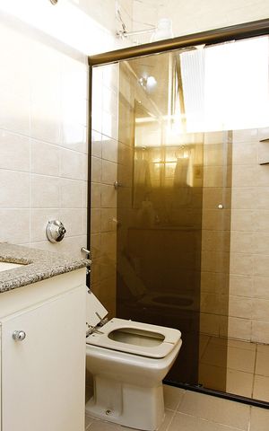 Apartamento à venda com 74m², 3 quartos e 1 vaga Apartamento à venda com 74m², 3 quartos e 1 vagaBanheiro Social