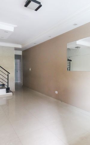 Casa à venda com 67m², 2 quartos e 1 vaga Casa à venda com 67m², 2 quartos e 1 vagaSala