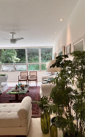 Apartamento à venda com 144m², 3 quartos e 1 vaga Apartamento à venda com 144m², 3 quartos e 1 vagaSala