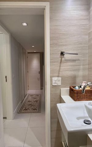 Apartamento à venda com 144m², 3 quartos e 1 vaga Apartamento à venda com 144m², 3 quartos e 1 vagaBanheiro social