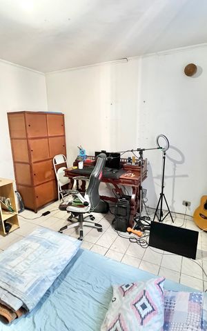Casa à venda com 350m², 3 quartos e 2 vagas Casa à venda com 350m², 3 quartos e 2 vagasQuarto 3 - Suíte