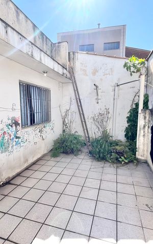 Casa à venda com 350m², 3 quartos e 2 vagas Casa à venda com 350m², 3 quartos e 2 vagasQuintal