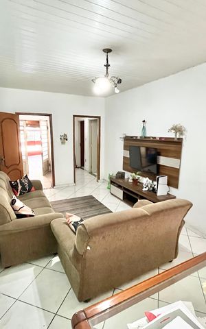 Casa à venda com 350m², 3 quartos e 2 vagas Casa à venda com 350m², 3 quartos e 2 vagasSala