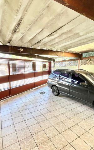 Casa à venda com 350m², 3 quartos e 2 vagas Casa à venda com 350m², 3 quartos e 2 vagasGaragem
